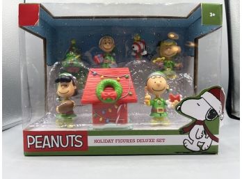 Peanuts Holiday Figures Deluxe Set - Box Included