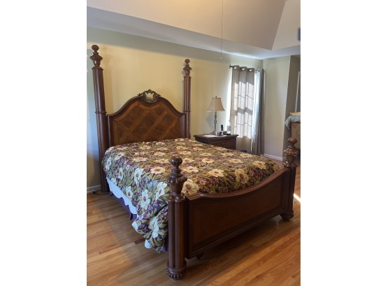 Thomasville British Gentry Collection Burl Oak Queen Size Bed Frame