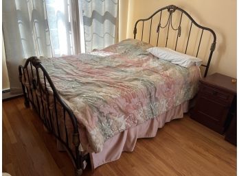 Decorative Bronzed Style Metal Queen Size Bed Frame