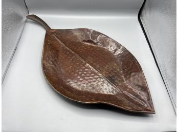 Decorative Metal Leaf Style Decor