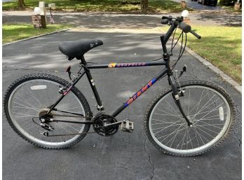 Giant Acapulco Mountain Bike With 24 INCH Tires - Tires Need Air