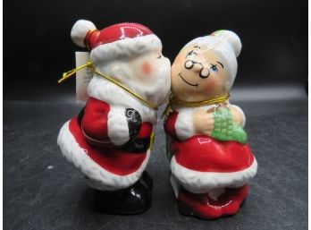 Westland 'mwah!' Santa & Mrs. Clause Salt & Pepper Shakers - Set Of 2