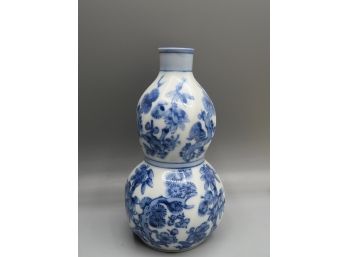 Asian Blue/white Bud Vase