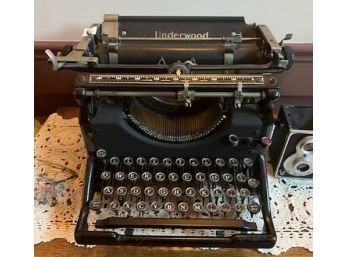 Underwood Vintage Metal Typewriter