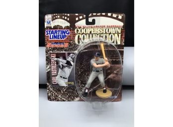 Starting Lineup Cooperstown Collection Carl Yastrzemski 1997 Figurine With Collectors Card