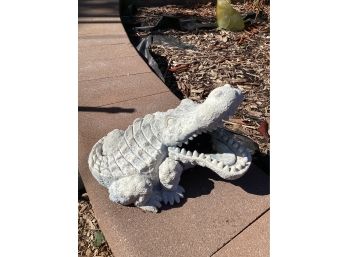 Outdoor Alligator Resin Lawn Decor 12'L