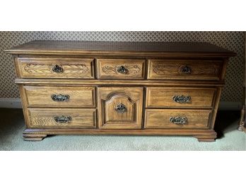 Sumter Solid Wood 9-drawer Dresser