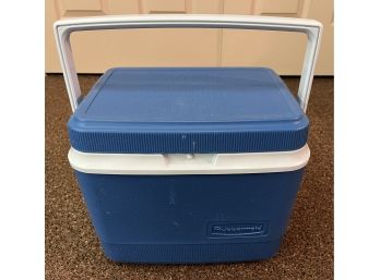 Rubbermaid Cooler With Handle