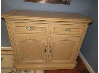 Thomasville Wood Bar Storage Cabinet With Opening/extending Top