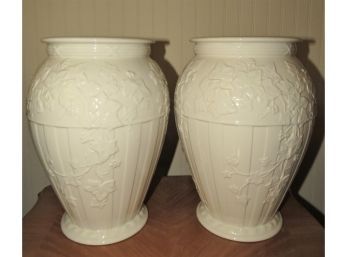 Wedgwood Fine Earthenware 'classic Garden' Vases - Set Of 2