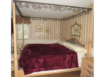 Thomasville King Size 4 Post Wood Canopy Bed