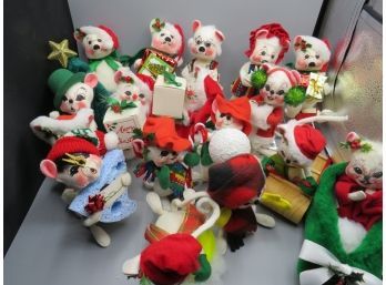 Annalee Mice & Bears Christmas Dolls - Lot Of 17