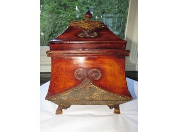 Metal Footed Box With Lid