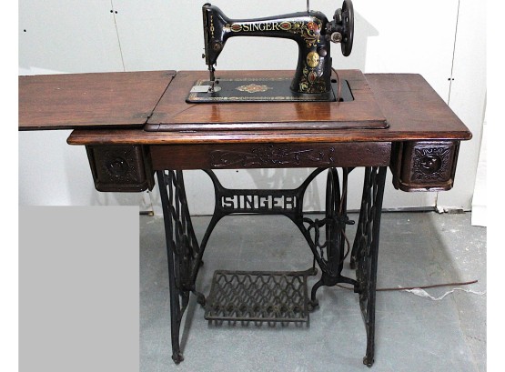 Antique Treadle Singer Red Eye 66 1910 Sewing Machine With Cabinet G4813531 (062)