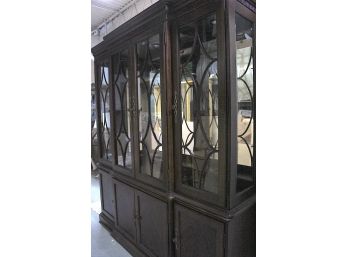 Stunning Large China Cabinet With Lights (050)