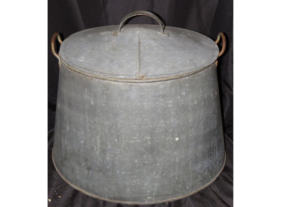 Metal Handled Large Pot With Lid