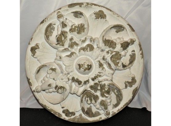 Distressed Resin Round Wall Decor