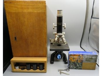 Meade Microscope Slide Set  In Wood Storage Box