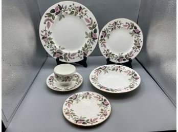 Wedgewood Bone China Hathaway Rose Pattern China Set Service For 12, 39 Pieces Total