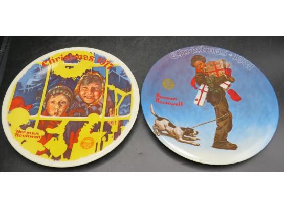 Knowles 'the Toy Shop Window'  & 'wrapped Up In Christmas' Plates - Certificate Of Authenticity - Set Of 2