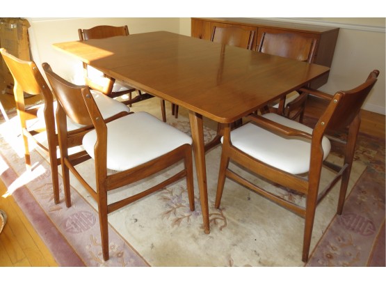 Mid-Century Modern Young Manufacturing Co. Dining Table With 3 Leaves, Padding & 6 Chairs