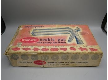 Wear-ever Vintage Cookie Gun & Pastry Decorator In Original Box