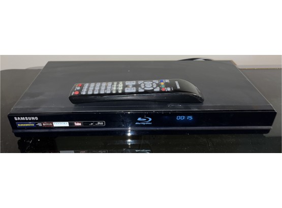 Samsung 2009 Blu-ray Disc Player With Remote - Model BD-P1600
