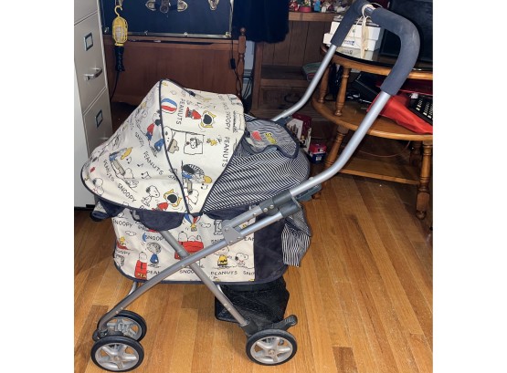 United Feature Syndicate Peanuts Pattern Dog Stroller