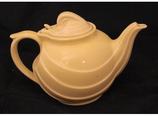 Hall White Tea Pot (086)