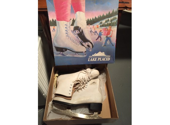 Ladies Ice Skates Size 9 (ph)
