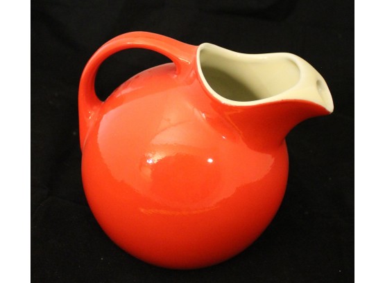 Hall 633 Red & White Round Pitcher Made In USA  (199)