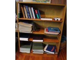Bookshelf (ONLY BOOKSHELF ITEMS INSIDE NOT INCLUDED) (501)