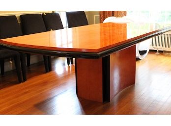 Beautiful Dining Table (546)