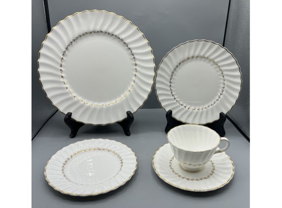 1950's Mid-Century Royal Doulton Adrian Pattern Made In England Fine Bone China, H4816 Service For 12