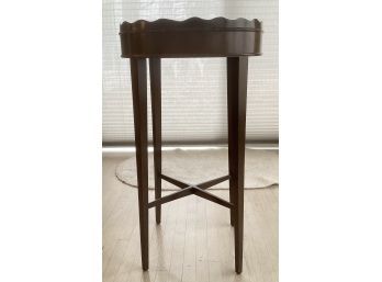 Scalloped Edge Oval Side Table With Pullout Leaf