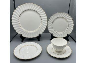 1950's Mid-Century Royal Doulton Adrian Pattern Made In England Fine Bone China, H4816 Service For 12