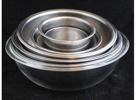 Assorted Mixing Bowls (G121)