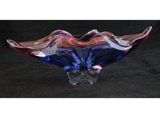 Stunning  Mid Century Sculptural Art Glass Console Bowl (053)