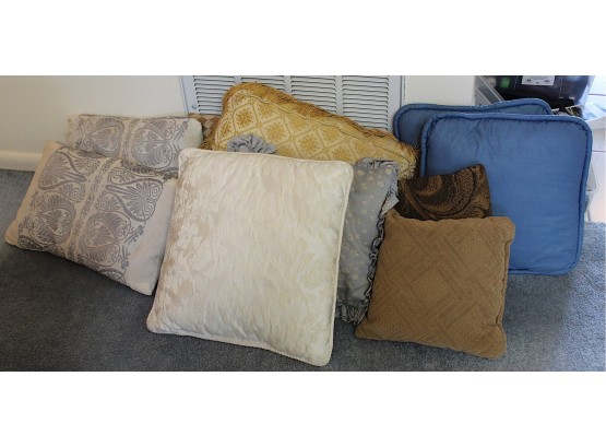 Assorted Throw Pillows (G92)