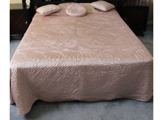 Vintage Pink Queen Size Bed Spread With 5 Pillows (G80)