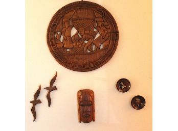 Assorted Wood Wall Hangings (G162)