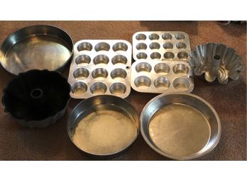 Assorted Bakeware & Baking Pans (B60)