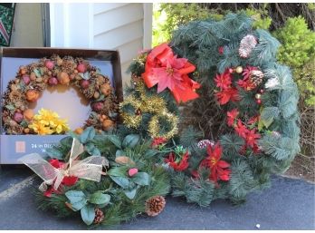 Assorted Holiday Wreaths (B42)
