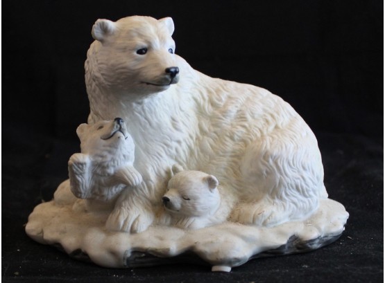 Ceramic Polar Bear With Cubs Figurine (154)