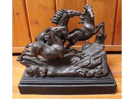 Horses Sculpture Statue  (B040)