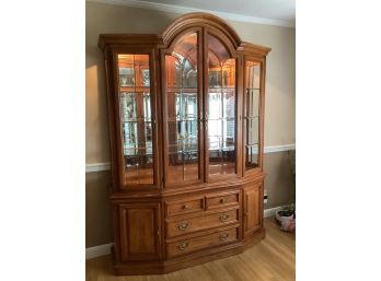 Lexington Furniture Grand Tour Pecan Traditional Buffet & Hutch China Cabinet Lighted