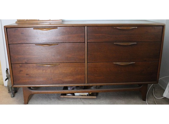 Mid-Century Modern Lane Furniture Dresser (026)
