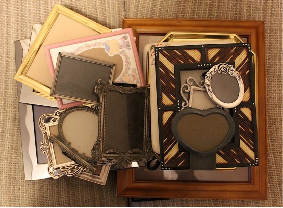 Assorted Picture Frames (054)