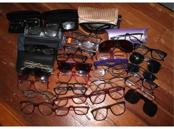Assorted Reading Glasses & Sun Glasses (194)