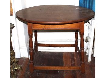 Round End Table (195)